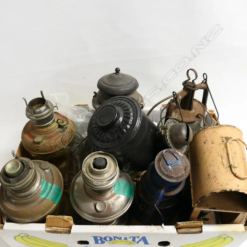 A pair of uncommon steel wall brackets to hold paraffin lamps, and a box of various kerosene lamps in parts Image 1++