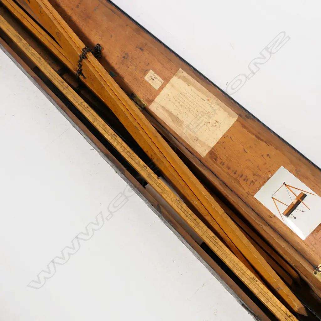 A cased Stadium' an instrument for the rapid measuring of distance of an observed point, (used by the army for musket-rifle practice). In original case with label of maker's: Elliot Brothers. Image 1++