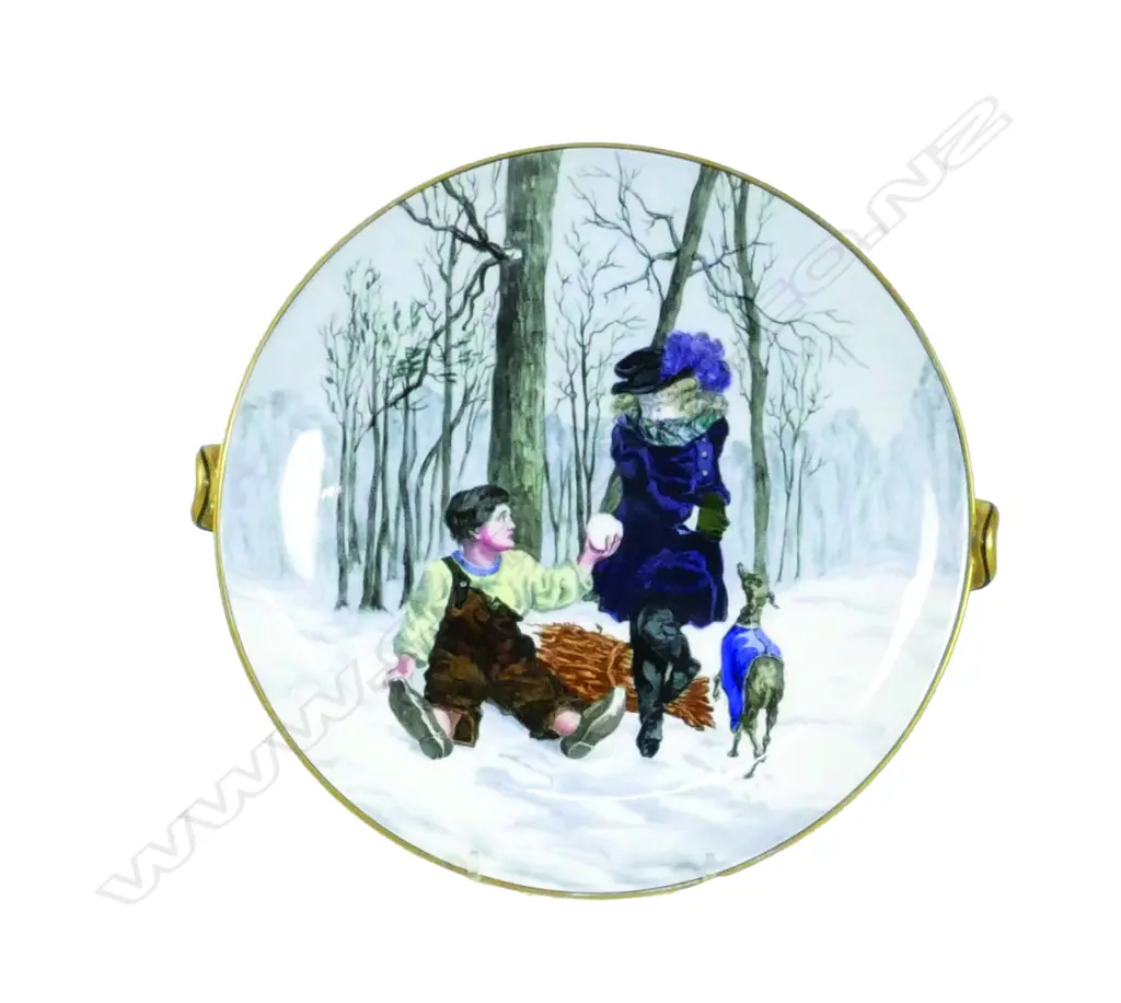 A Royal Worcester hand-painted bone china cabinet dish Image 1++