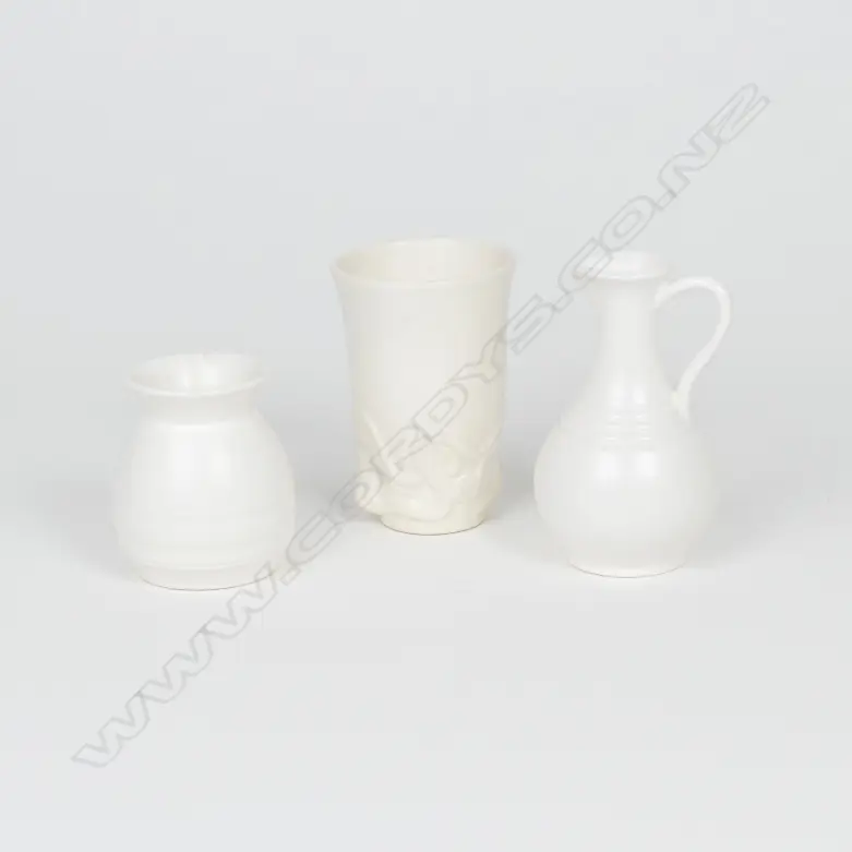 2 SM CREAM GLAZED C.L. VASES & 1 JUG (510) Image 1++