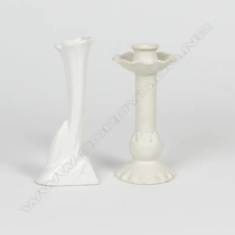 SM CREAM C.L CANDLESTICK & TALL VASE Image 1++