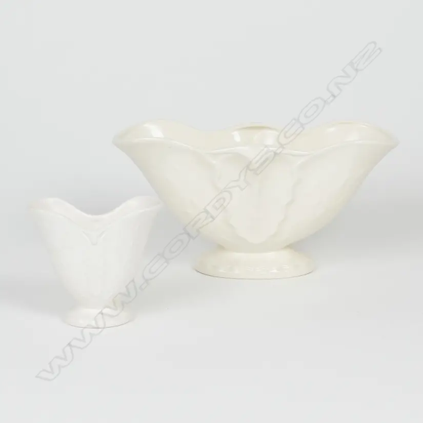 2 CREAM CROWN LYNN VASES; 1 SM & 1 LG Image 1++
