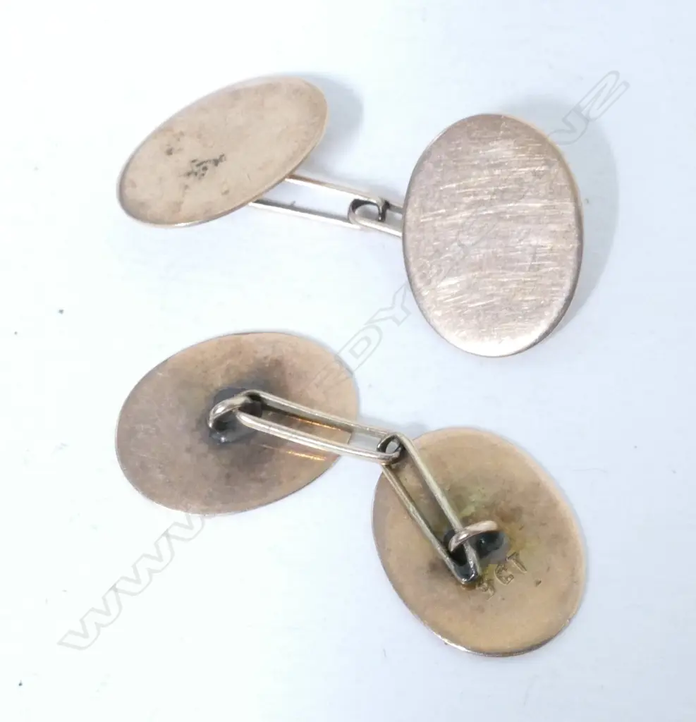 A pair of 9ct. rose gold cufflinks Image 1++