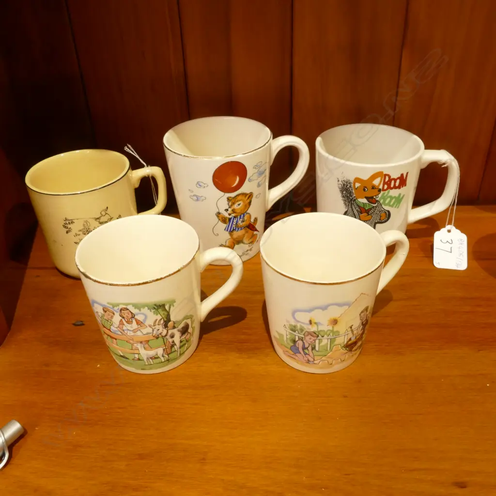 5 C/LYNN CHILDREN'S MUGS, INCL BASIL BRUSH Image 1++