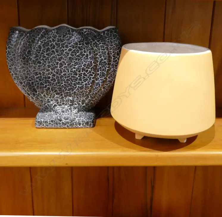 2 TITIAN POTTERY VASES Image 1++