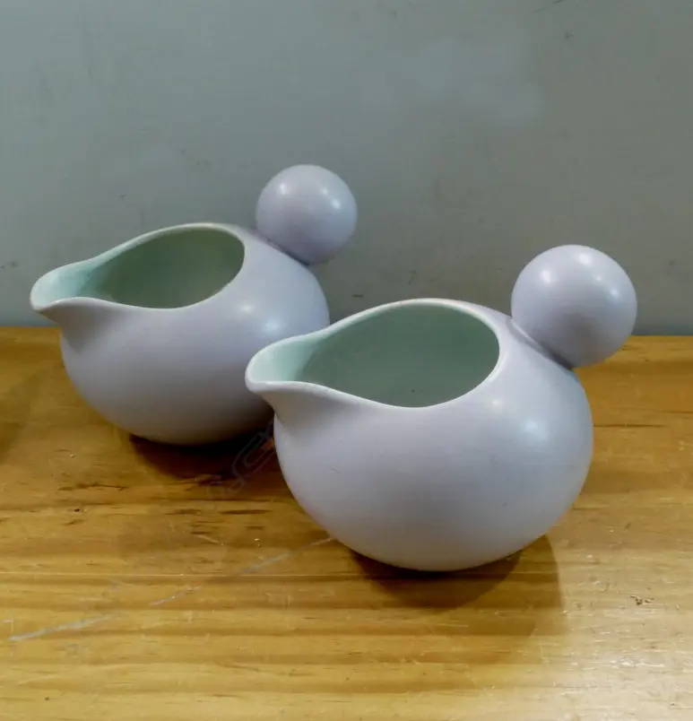 PR DOROTHY THORPE BALL HANDLED JUGS Image 1++