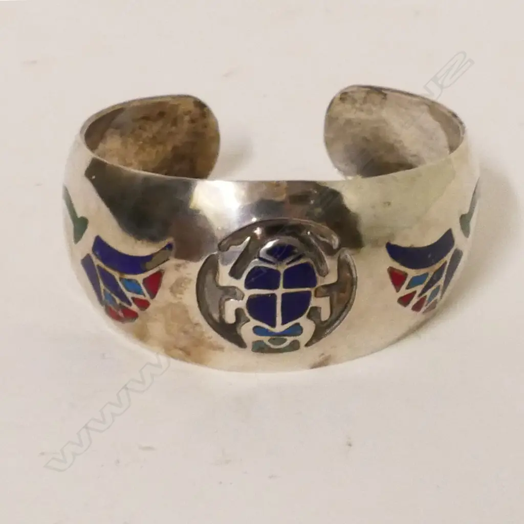 A silver Egyptian cuff bracelet Image 1++