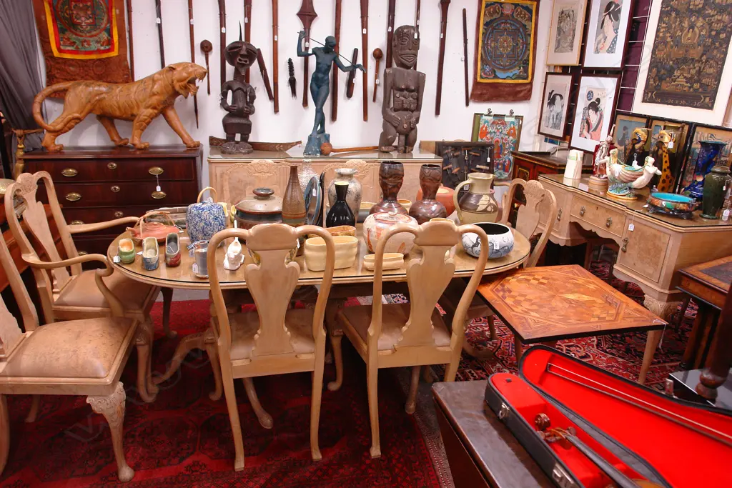 A Georgian Revival dining suite Image 1++
