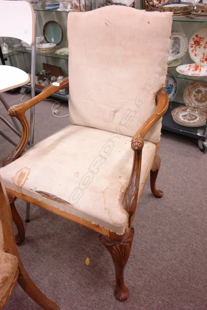 GEORGIAN STYLE OPEN ARMCHAIR Image 1++
