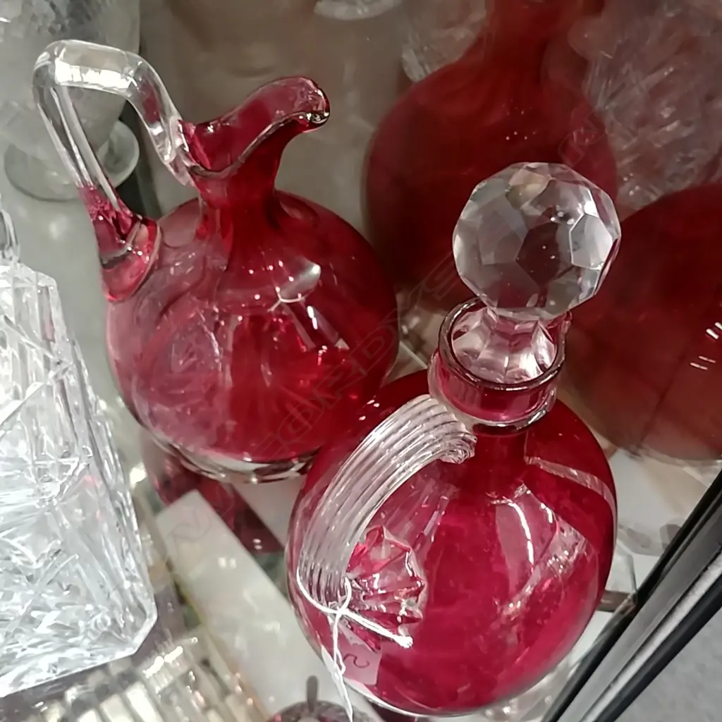 CRANBERRY GLASS DECANTER + CARAFE  Image 1++