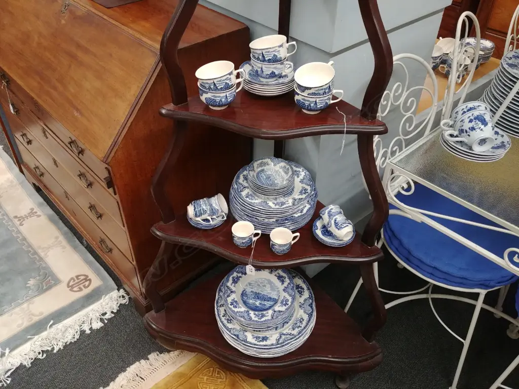 JOHNSON BROS.6 PLACE DINNER-TEA-COFFEE SERVICE Image 1++
