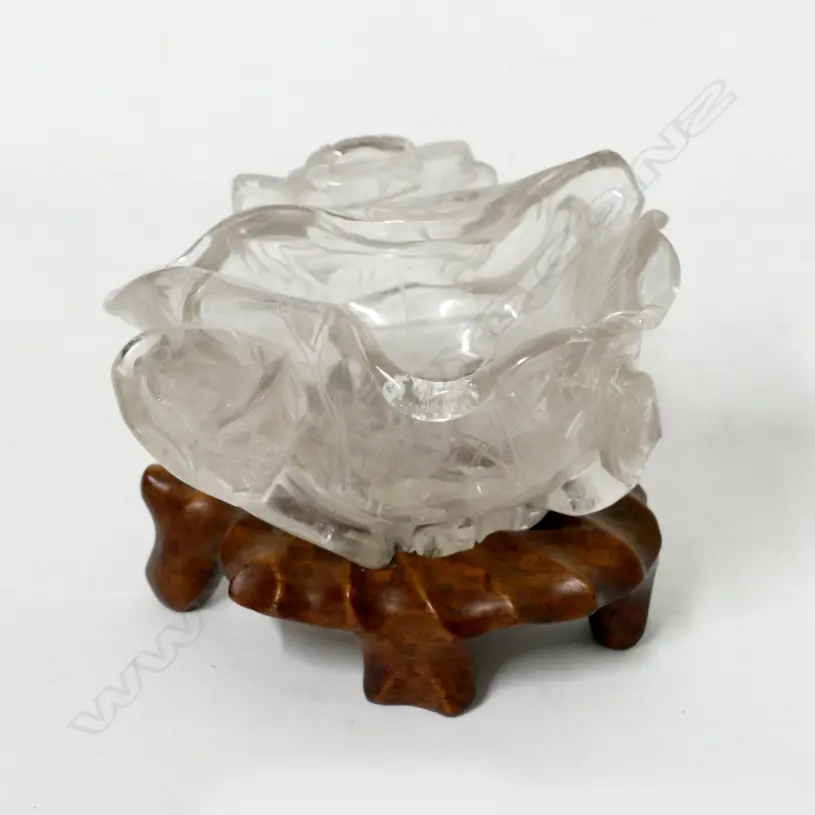 A small Chinese quartz libation cup Image 1++