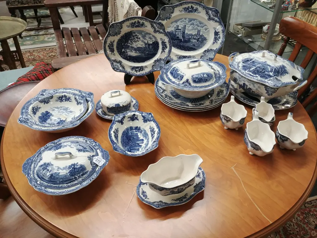 JOHNSON BROS. PLATTERS,BOWLS,TUREENS,JUGS,ETC (19P Image 1++