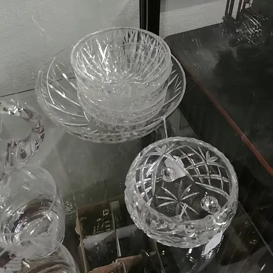 CRYSTAL FRUIT BOWL & BOWLS