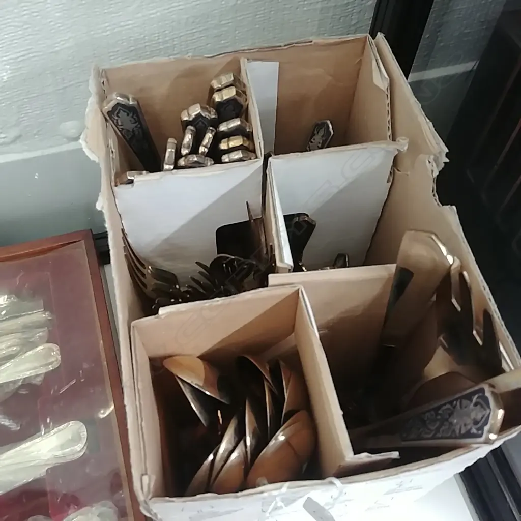 SIAM CUTLERY SET Image 1++
