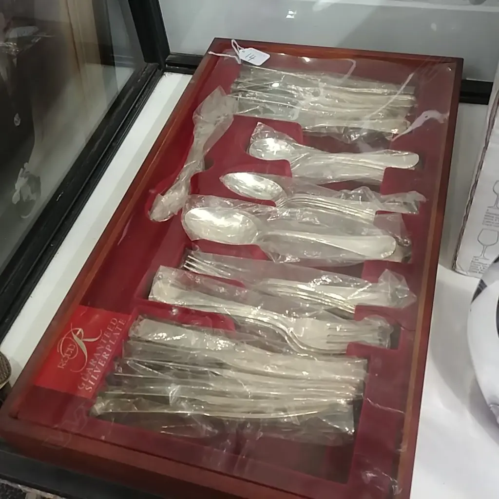 RODD BOXES CUTLERY SET Image 1++