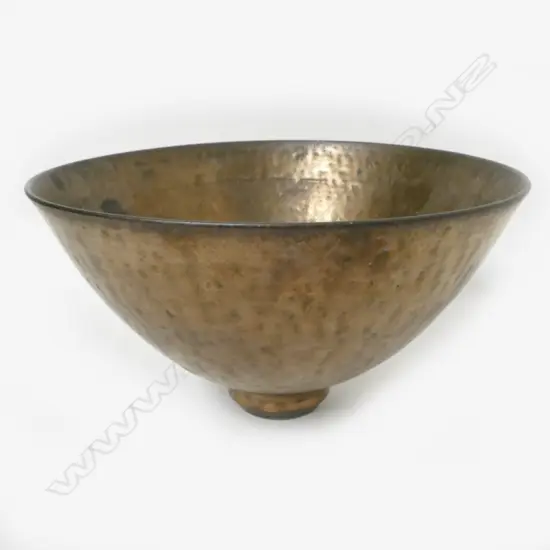 A John Parker bowl with turned spire to the centre