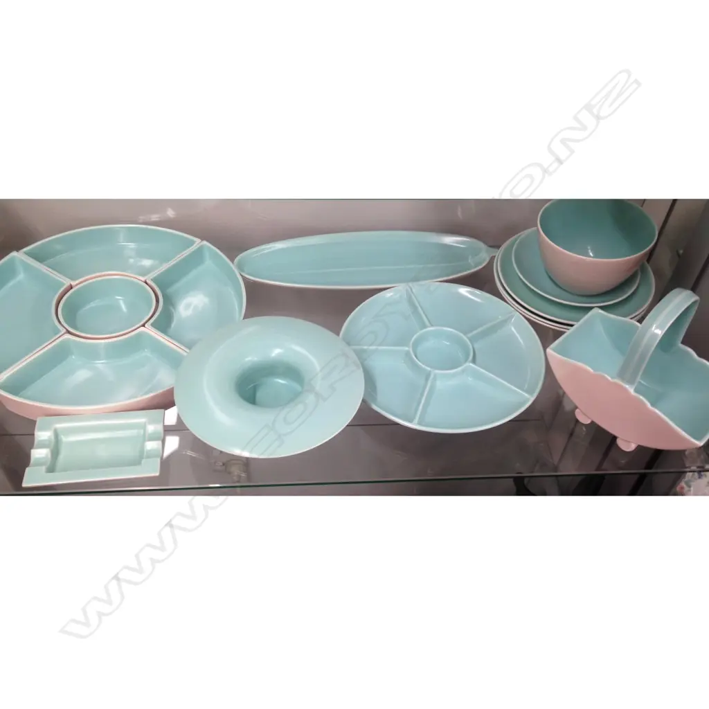 Divided 5-serving dish Image 1++