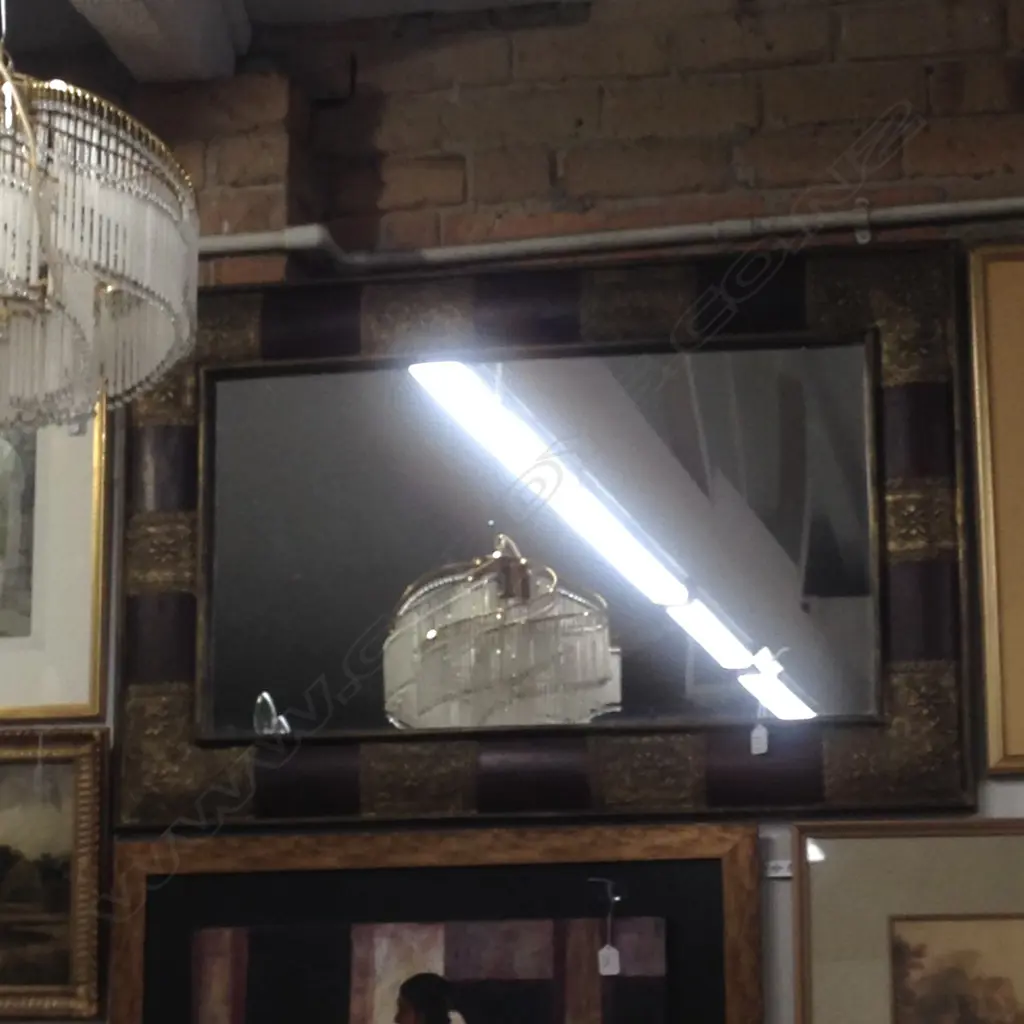 DECORATIVE BRASS AND WOOD FRAMED MIRROR Image 1++