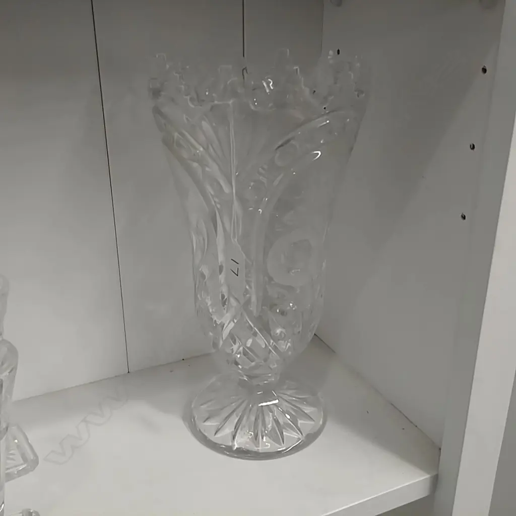 GLASS CELERY VASE Image 1++