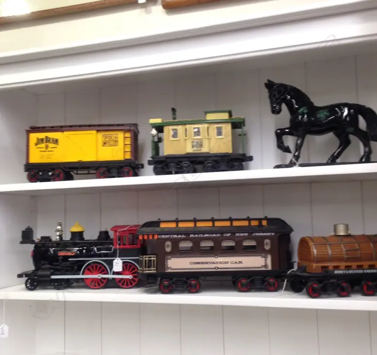 JIM BEAM TRAIN & 4 CARRIGES Image 1++