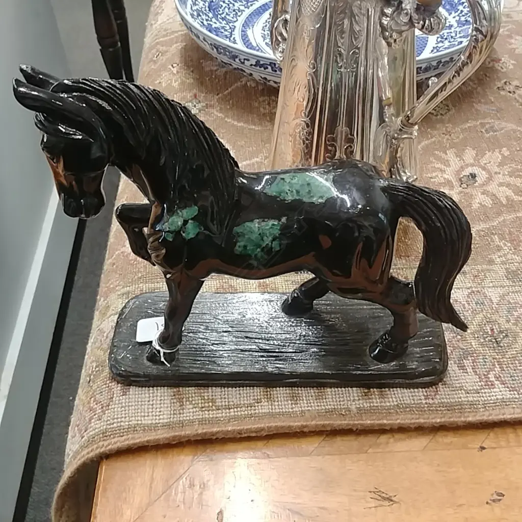 BLACK STONE CARVED HORSE - "GREEN" STONE INSET AF Image 1++
