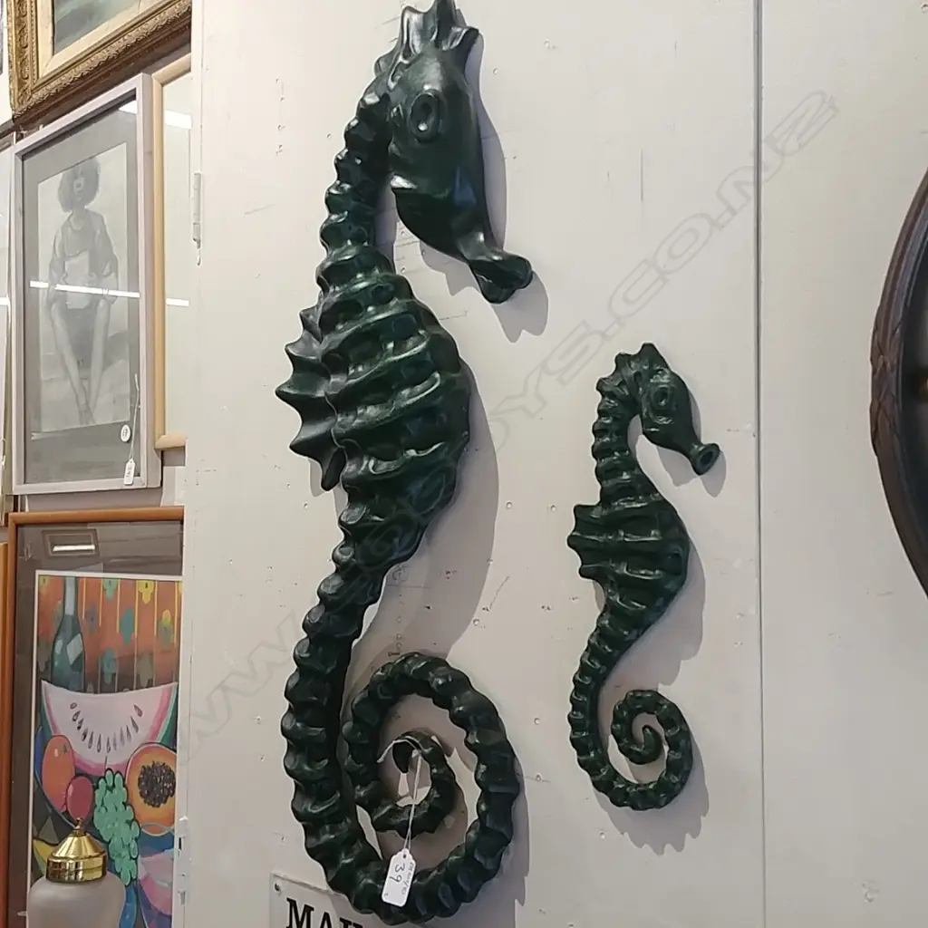 2 SEA HORSE WALL ORNS Image 1++