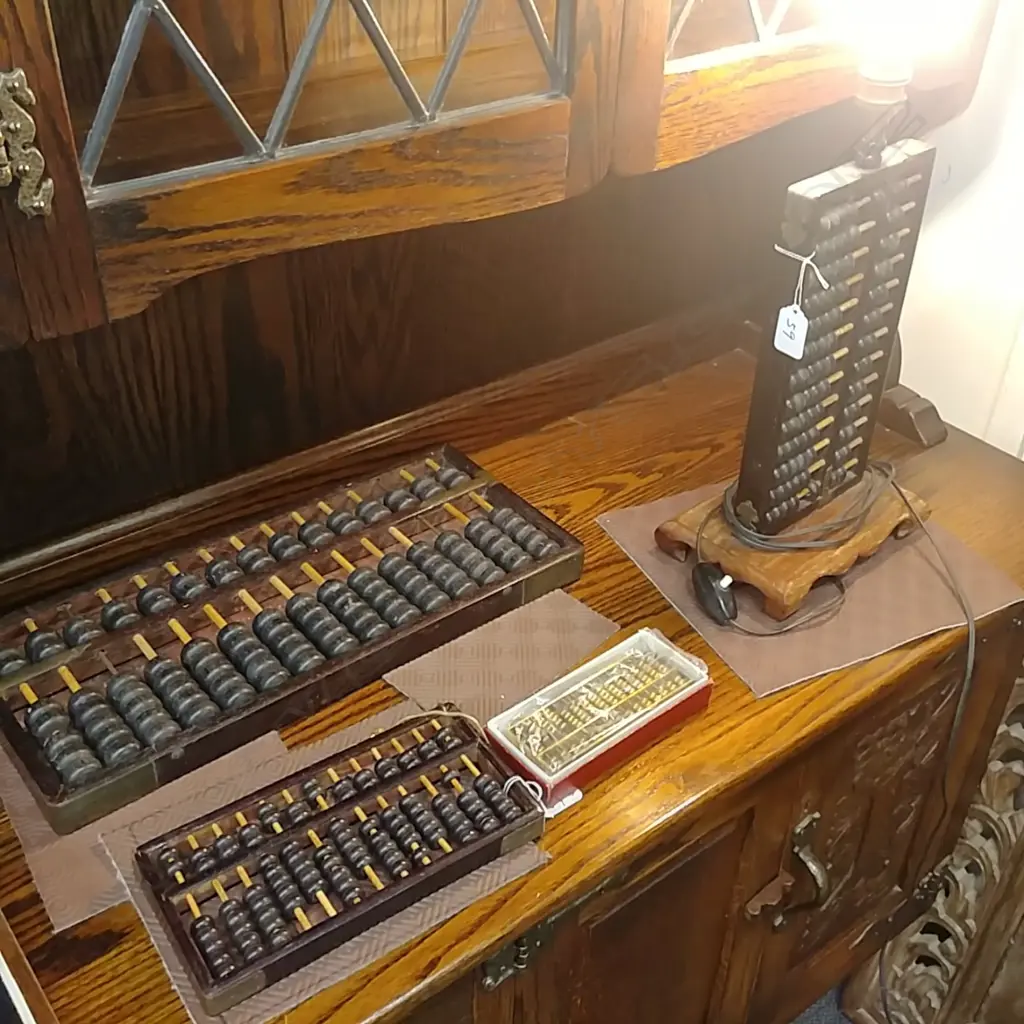 4 ASSTD ABACUS'S INCL. LAMP STAND Image 1++
