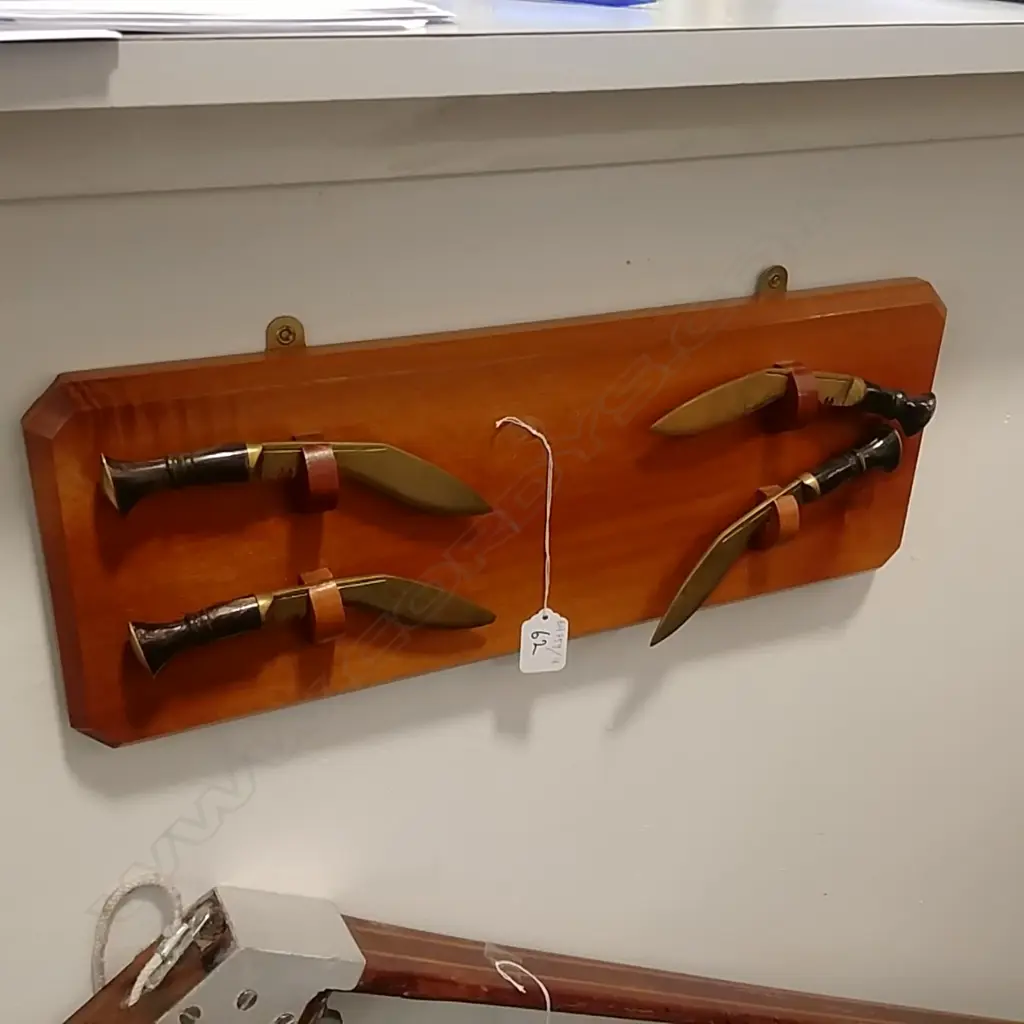 WALL MOUNTED KUKRI DISPLAY W/ 4 KNIVES  Image 1++