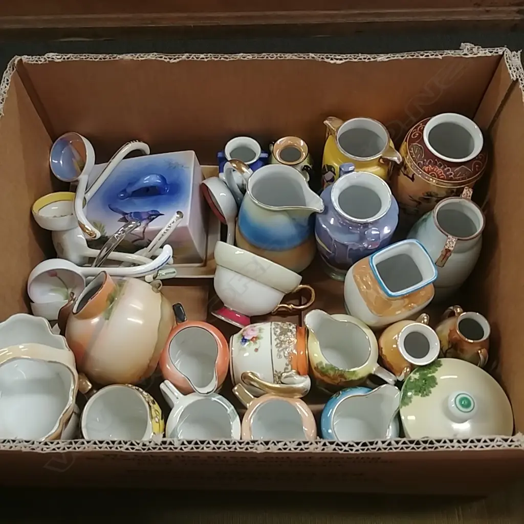 BOX OF ASSORTED NORITAKE CHINA Image 1++