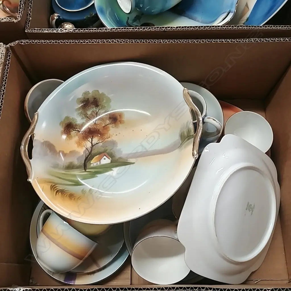 BOX OF ASSORTED NORITAKE CHINA Image 1++