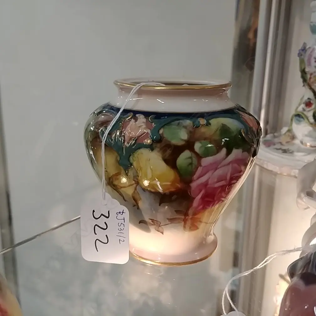 R WORCESTER VASE - ROSES  H279 Image 1++
