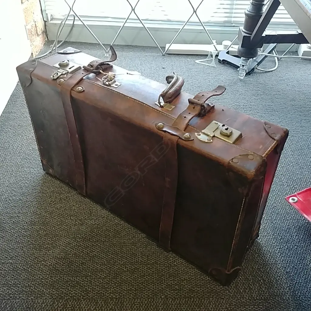 LEATHER SUITCASE Image 1++