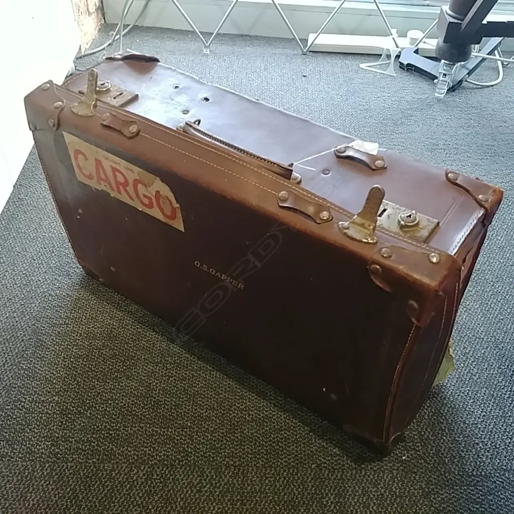 LEATHER SUITCASE Image 1++