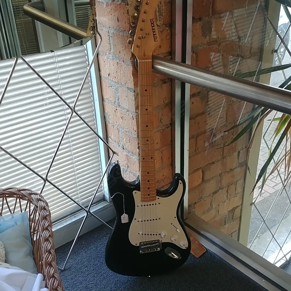 FERNANDEZ 6 STRING ELECTRIC GUITAR Image 1++
