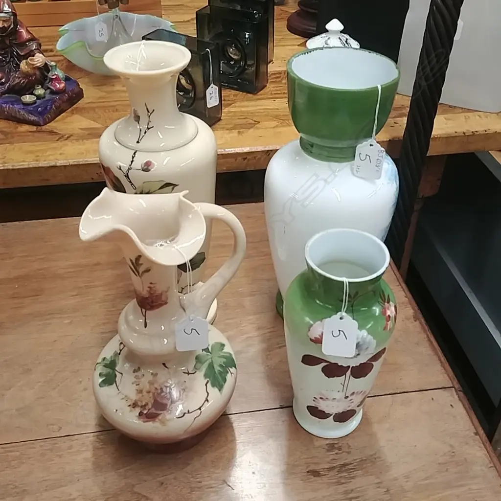 4 VICTORIAN GLASS VASES  Image 1++