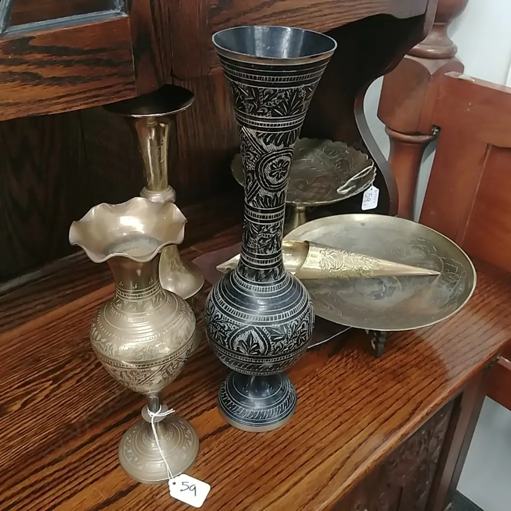 6 ASSTD BRASS PCS (VASES & DISHES) Image 1++