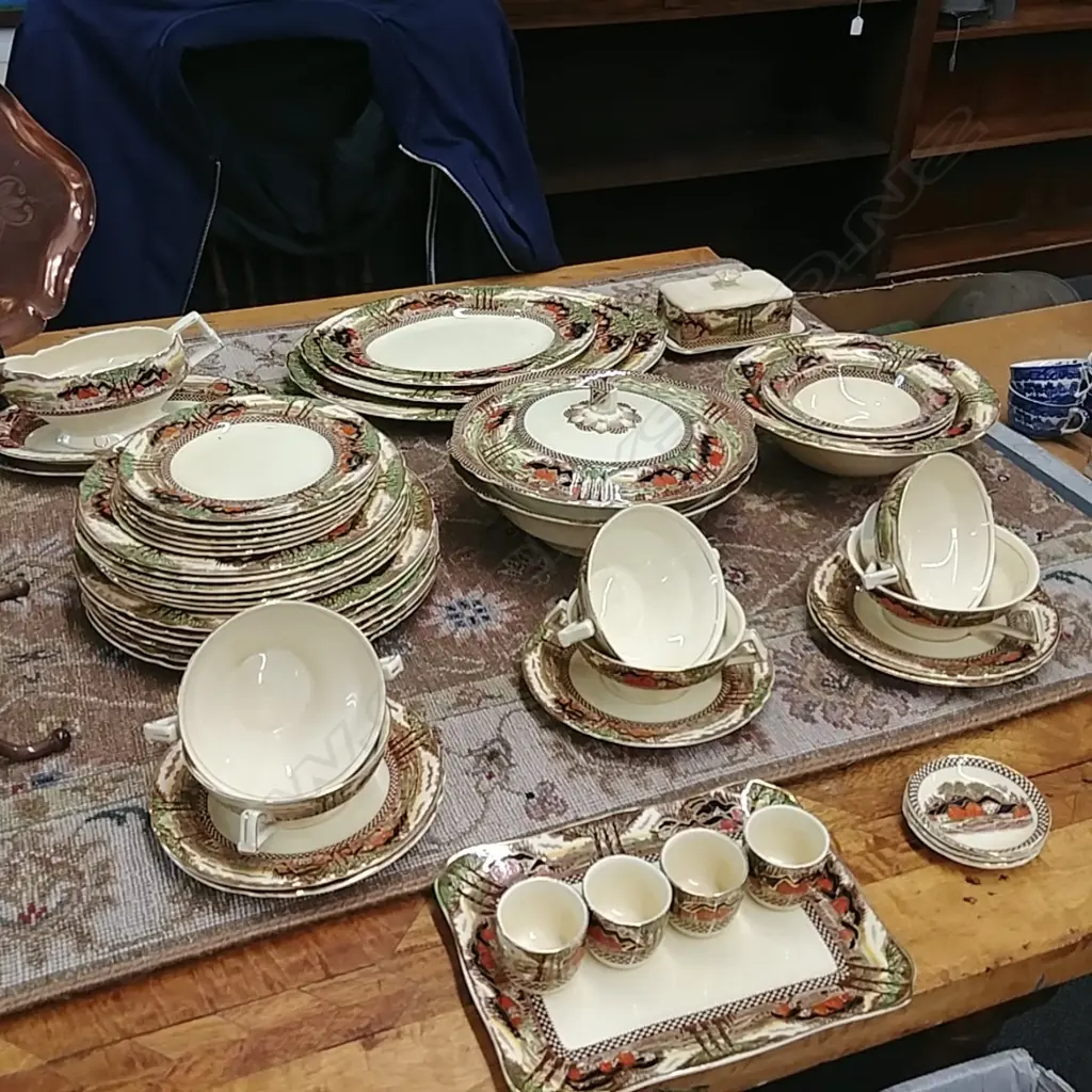 LARGE ART DECO DINNER SERVICE  Image 1++