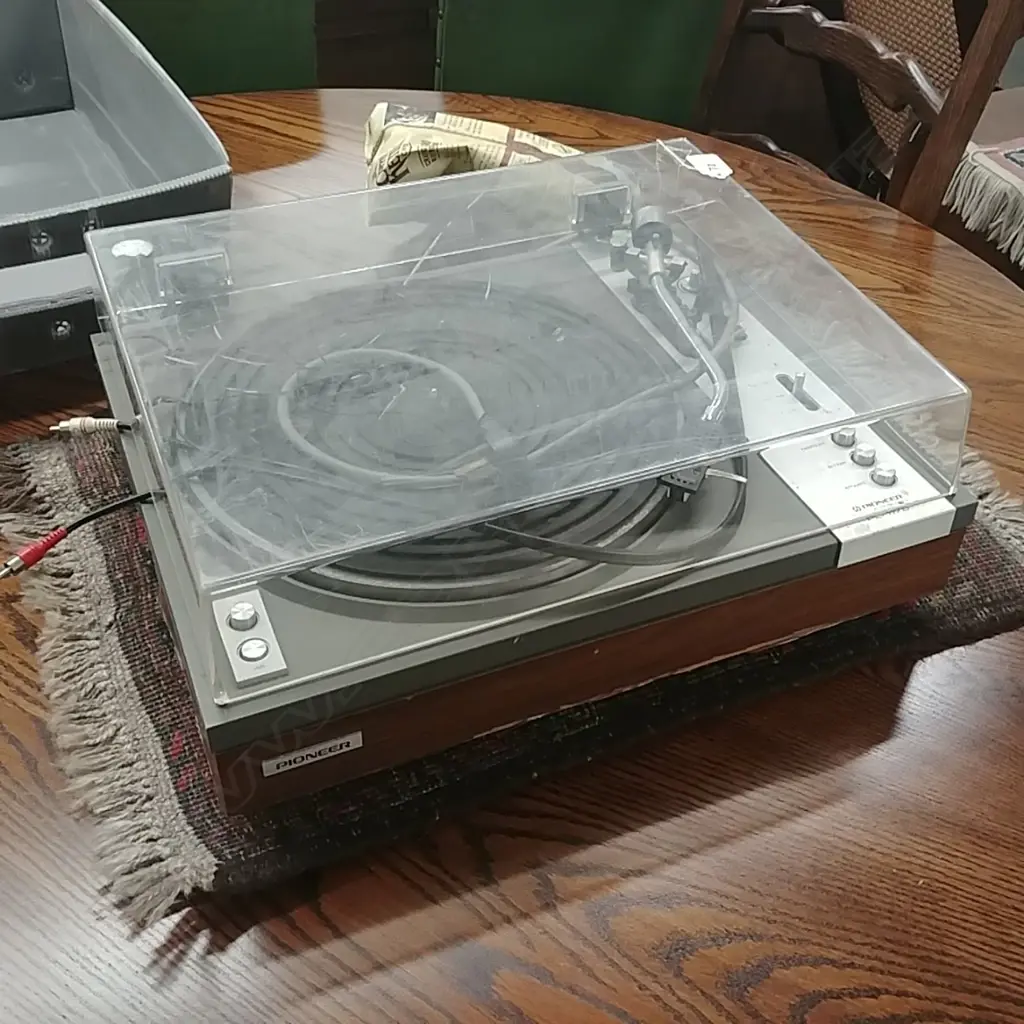 PIONEER PL-117D TURNTABLE  Image 1++