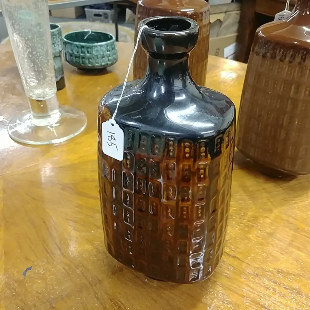 CROWN LYNN "METROPOLIS" VASE Image 1++
