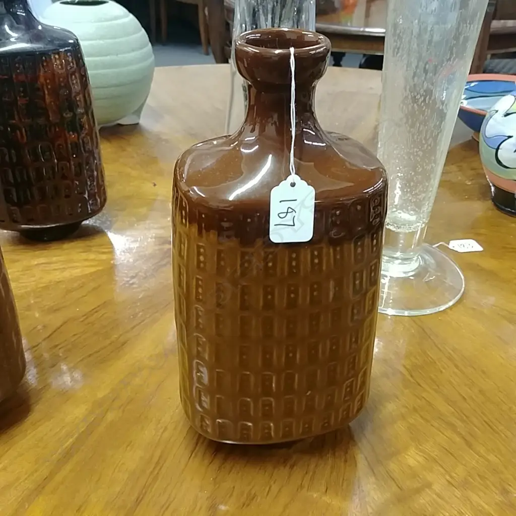 CROWN LYNN "METROPOLIS" VASE Image 1++