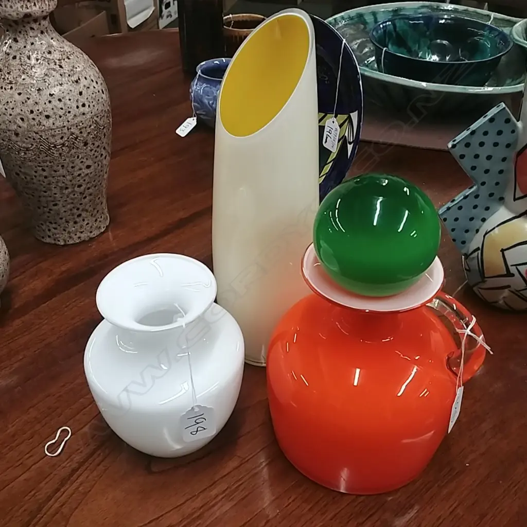 FOUR COLOURED PIECES OF GLASS Image 1++