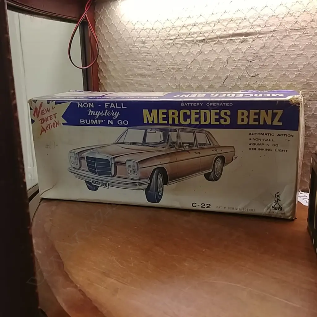BOXED VINTAGE MERCEDES BENZ BUMP N GO Image 1++