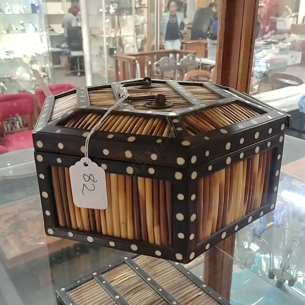 QUILL BOX AF Image 1++