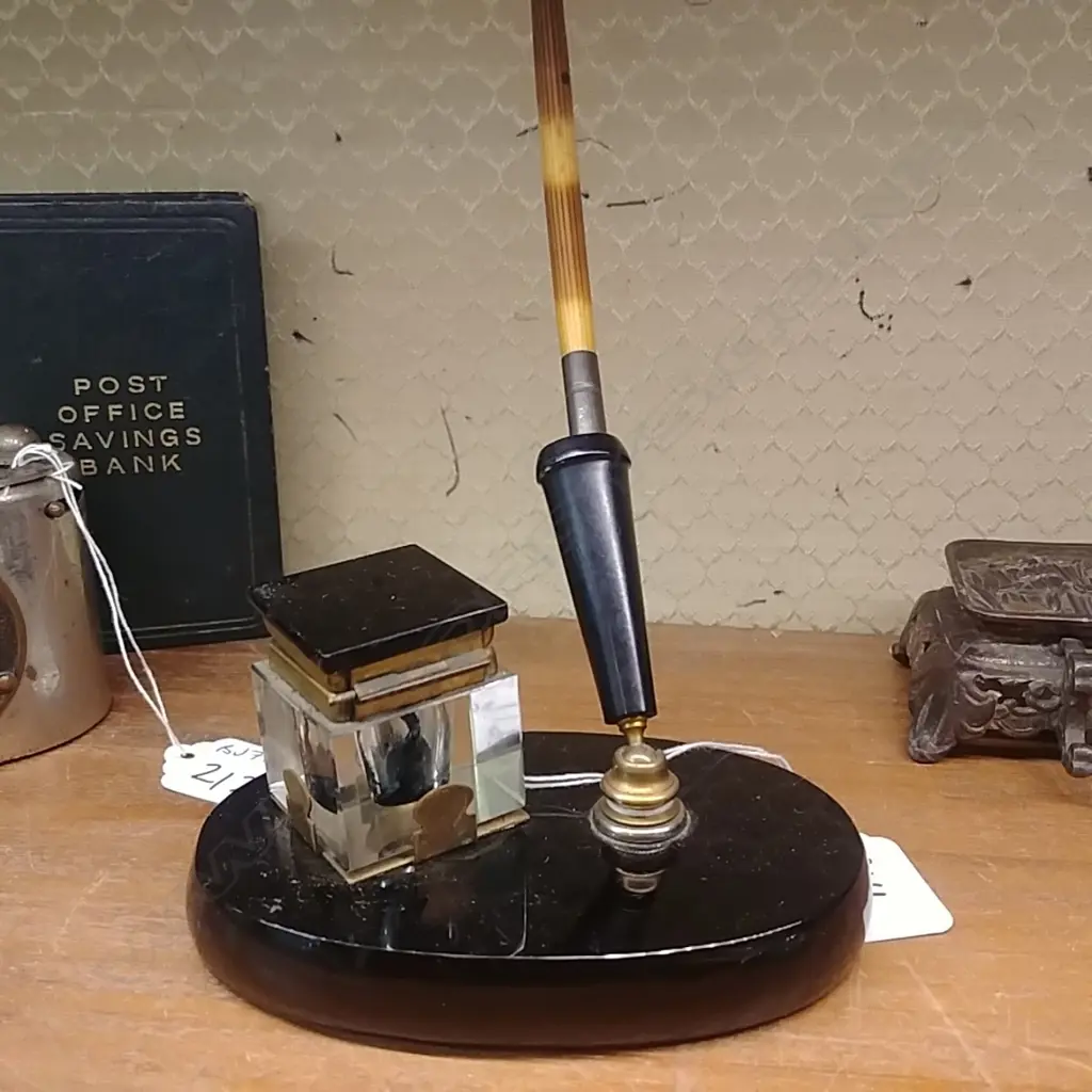 [13204]VINTAGE VITROLITE INK STAND W QUILL DIP PEN Image 1++
