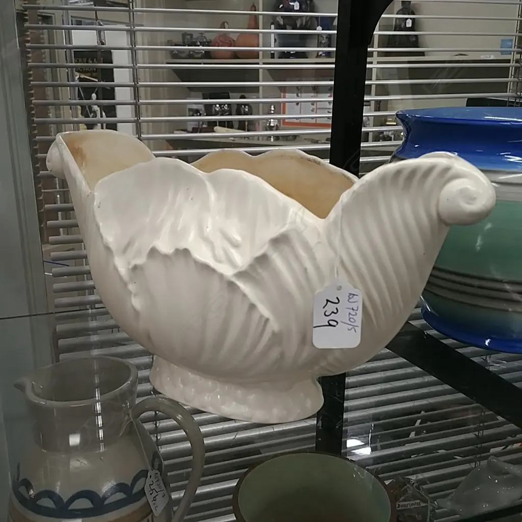 C/LYNN VASE Image 1++