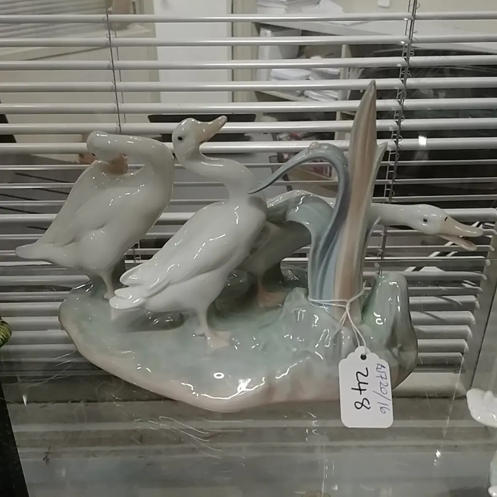 LLADRO-GAGGLE OF GEESE Image 1++