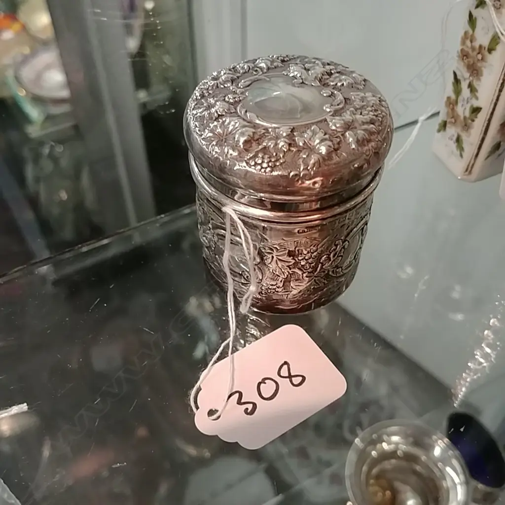 (13275) EDW SILVER EMBOSSED VANITY POT B.1906 Image 1++