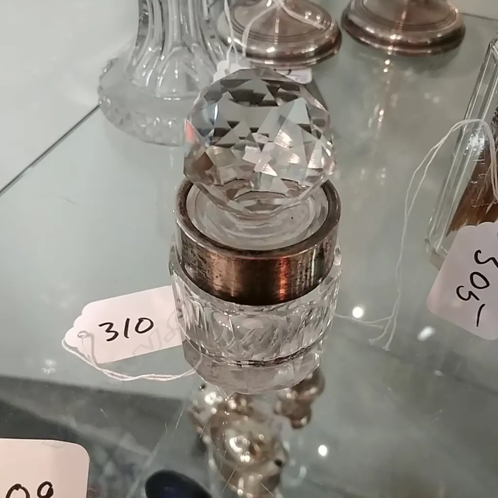 [12800] SILVER COLLAR SMELLING SALTS Image 1++