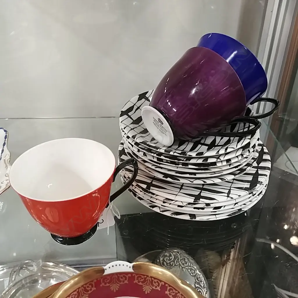 3 R/A CSPS & EXTRA SAUCERS & PLATES Image 1++